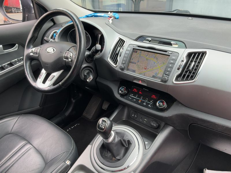 Kia Sportage 1.7 CRDi Dream Team 2WD — zdjęcie 12
