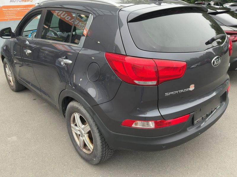 Kia Sportage 1.7 CRDi Dream Team 2WD — zdjęcie 3