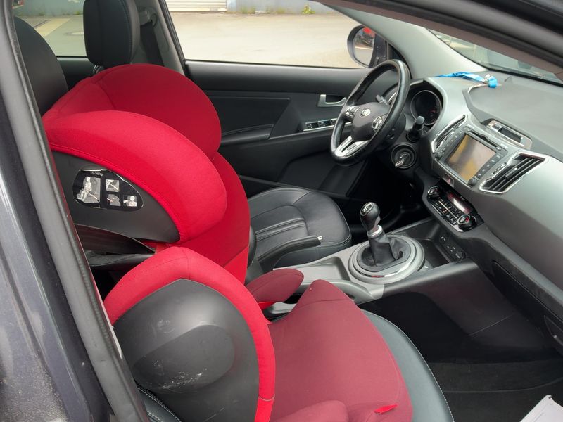 Kia Sportage 1.7 CRDi Dream Team 2WD — zdjęcie 11