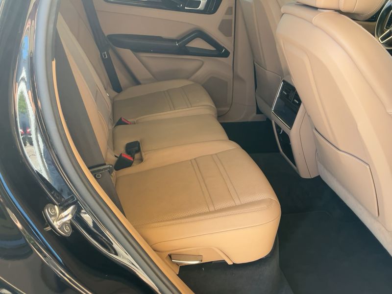 Porsche Cayenne E-Hybrid — zdjęcie 14