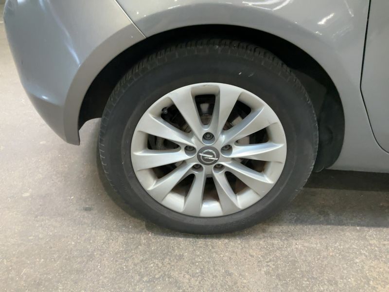 Opel Meriva 1.4 Turbo Active 2013 – снимка 9