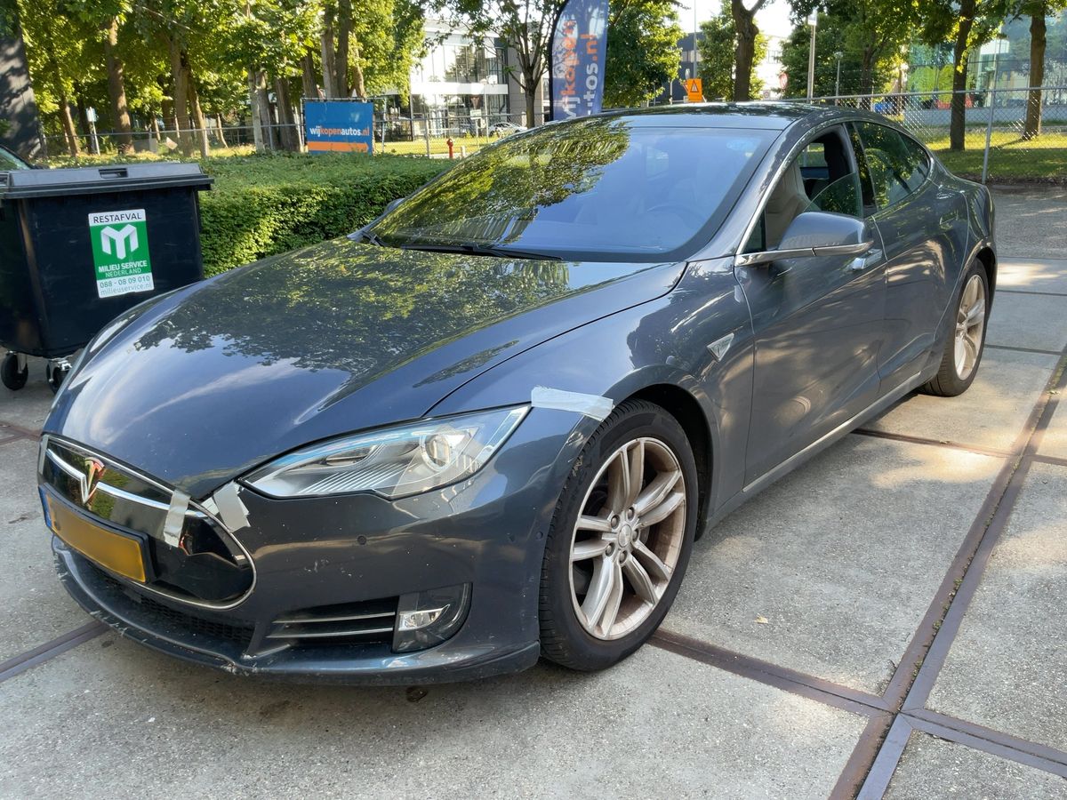 Tesla Model 2015