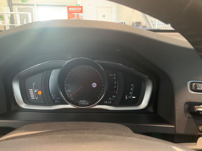 Volvo V60 Cross Country 2.4 D4 Summum AWD — zdjęcie 13