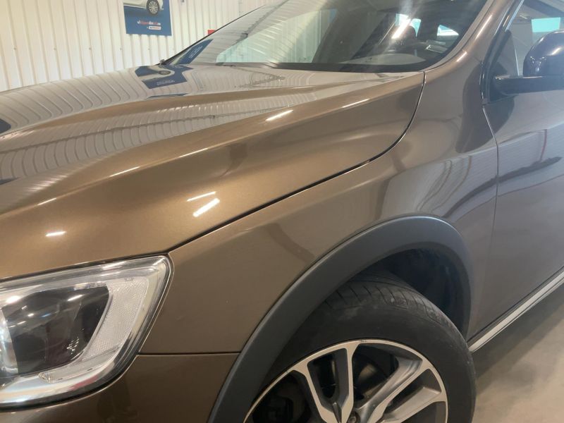 Volvo V60 Cross Country 2.4 D4 Summum AWD — zdjęcie 2
