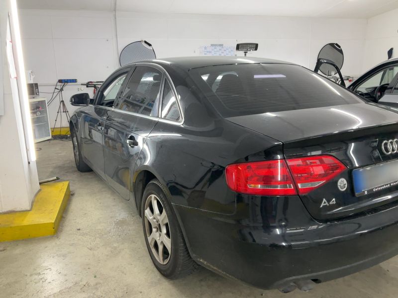 Audi A4 2.0 TDI Attraction 2010 – снимка 6