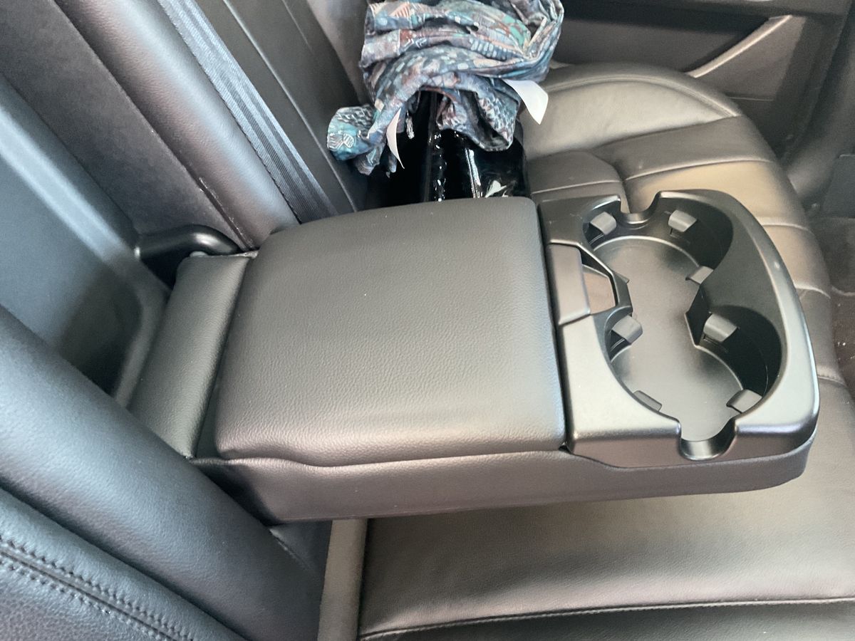 Land Rover 2018 — photo 28