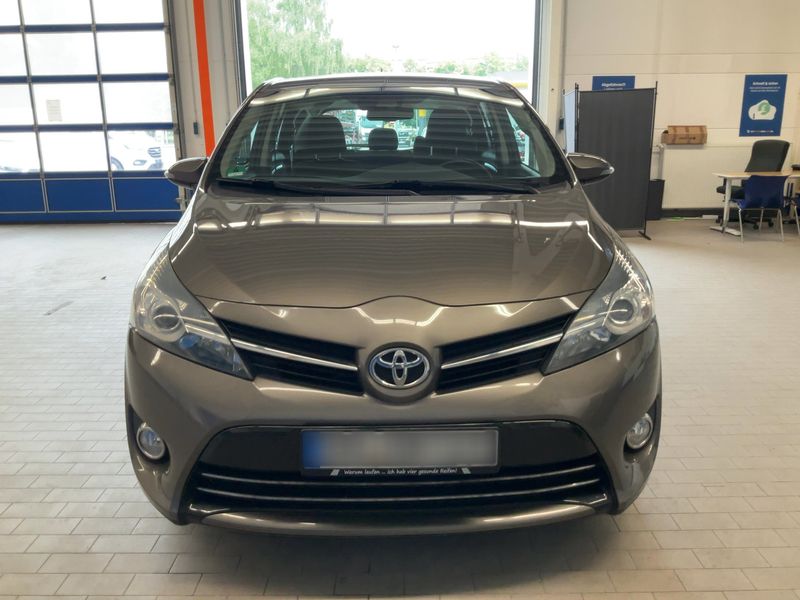 Toyota Verso 1.8 Comfort — zdjęcie 9