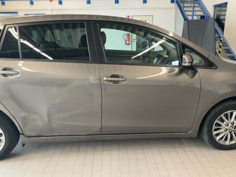 Toyota Verso 1.8 Comfort — zdjęcie 7