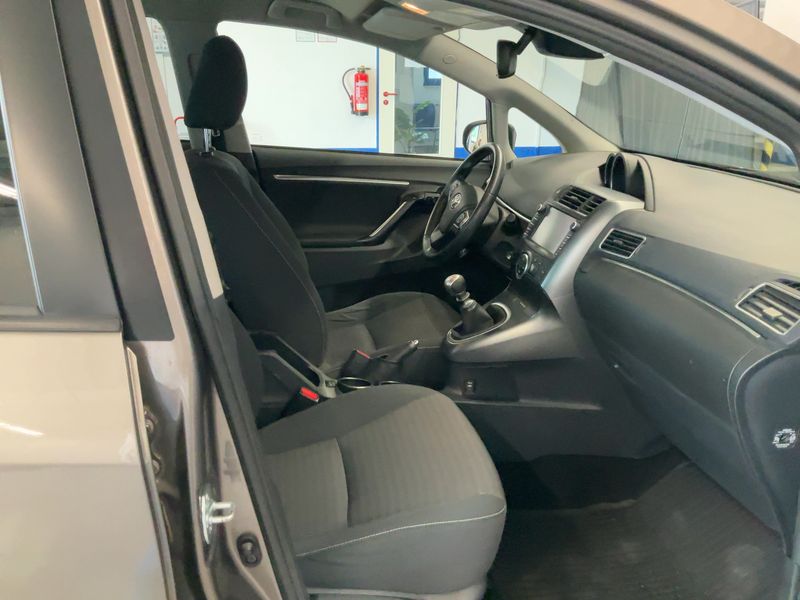 Toyota Verso 1.8 Comfort — zdjęcie 11