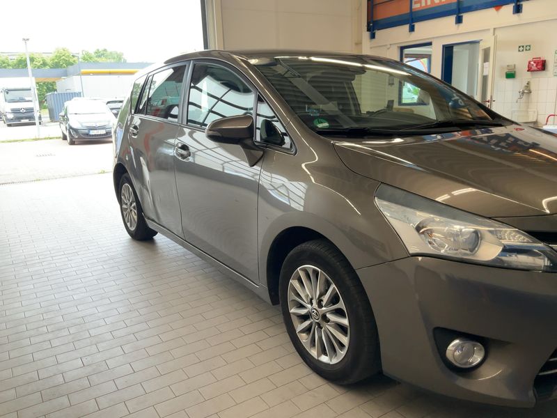 Toyota Verso 1.8 Comfort — zdjęcie 8