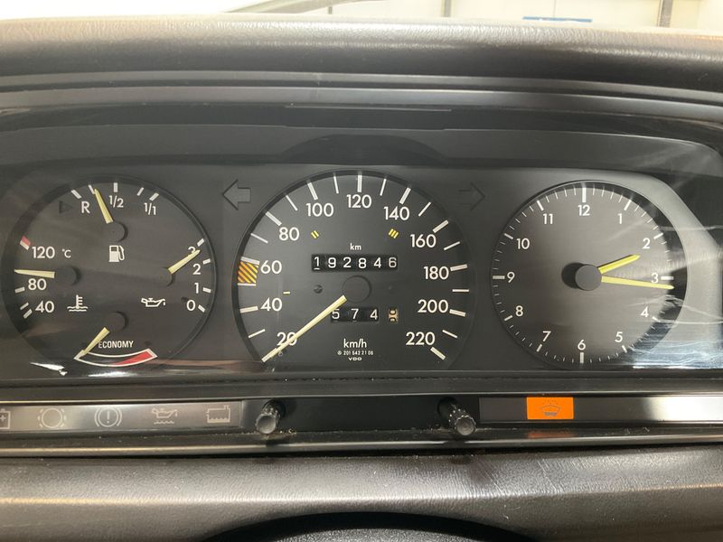 Mercedes-Benz 190/190 E 190 — zdjęcie 4