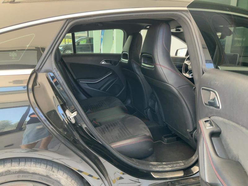 Mercedes-Benz CLA-Klasse CLA 200 Shooting Brake AMG Line — zdjęcie 14