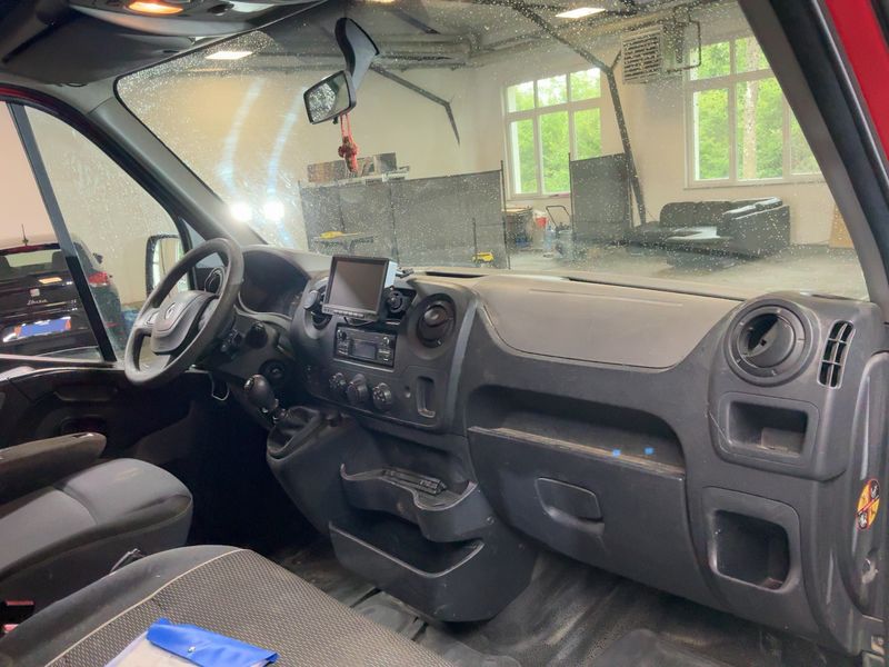Renault Master 2.3 dCi L2H2 HKa 3,3t — zdjęcie 12