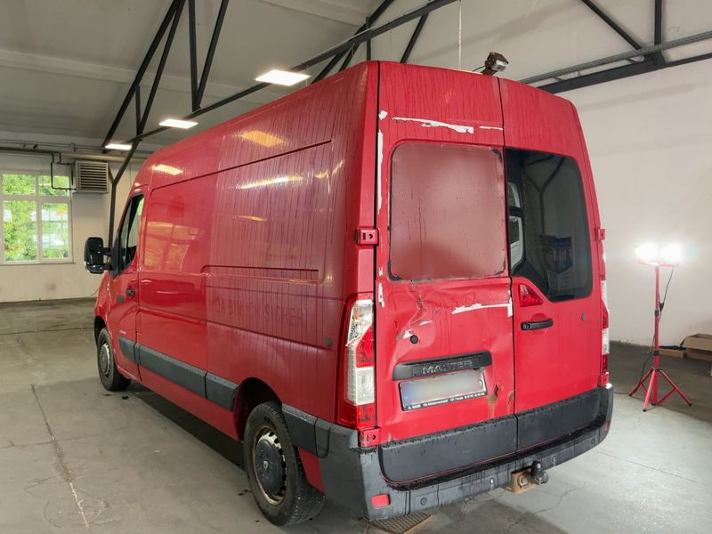Renault Master 2.3 dCi L2H2 HKa 3,3t — zdjęcie 3