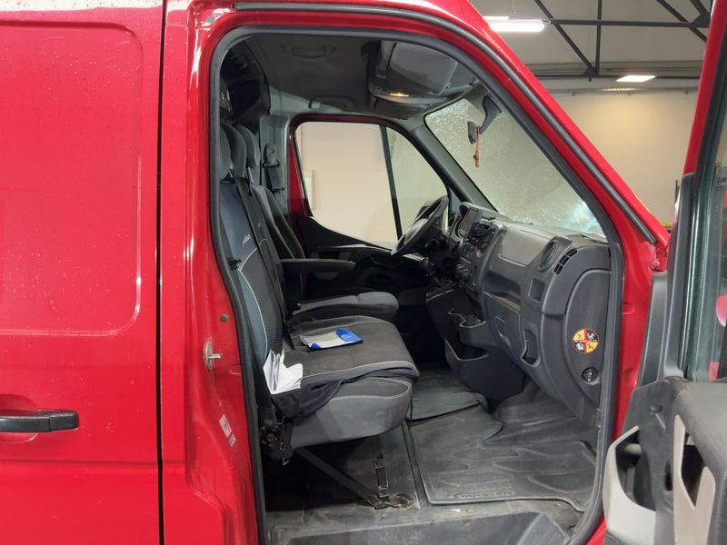 Renault Master 2.3 dCi L2H2 HKa 3,3t — zdjęcie 11