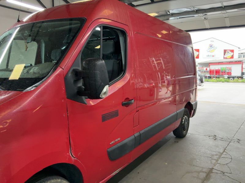 Renault Master 2.3 dCi L2H2 HKa 3,3t — zdjęcie 2