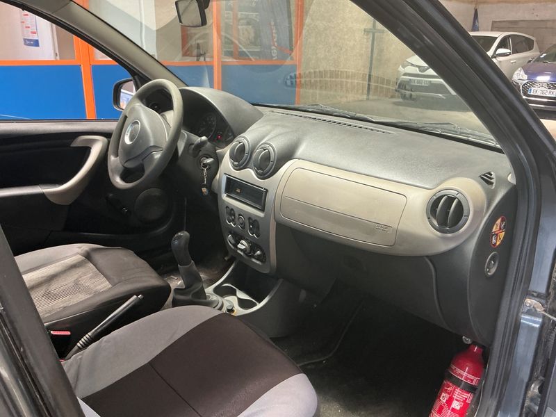 Dacia Sandero 1.5 dCi Ambiance 2011 – снимка 3