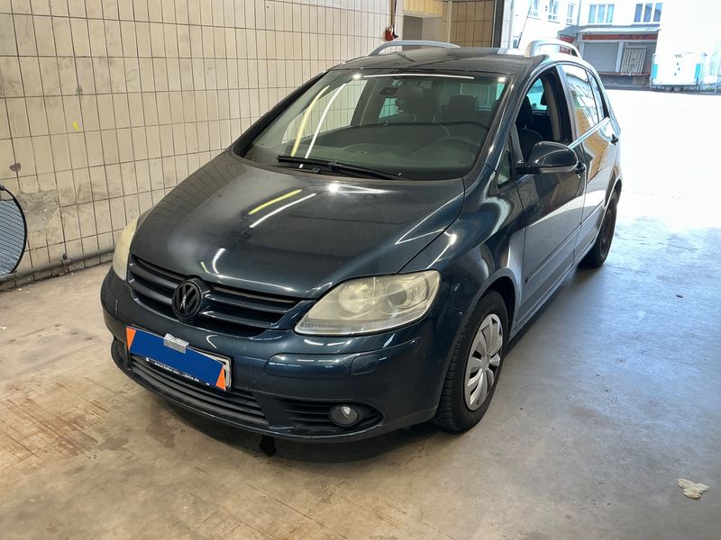 Volkswagen Golf V Plus 2.0 TDI Tour