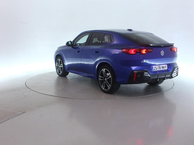 BMW iX2 eDrive20 M Sport — zdjęcie 6