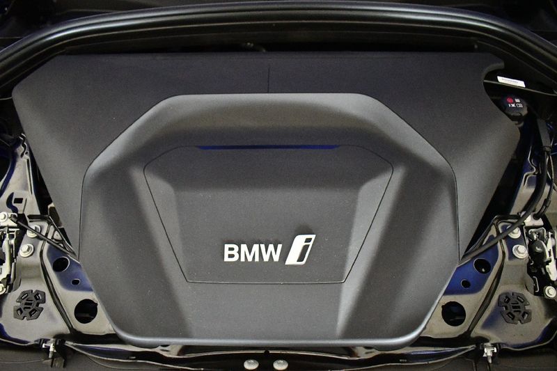 BMW iX2 eDrive20 M Sport — zdjęcie 8