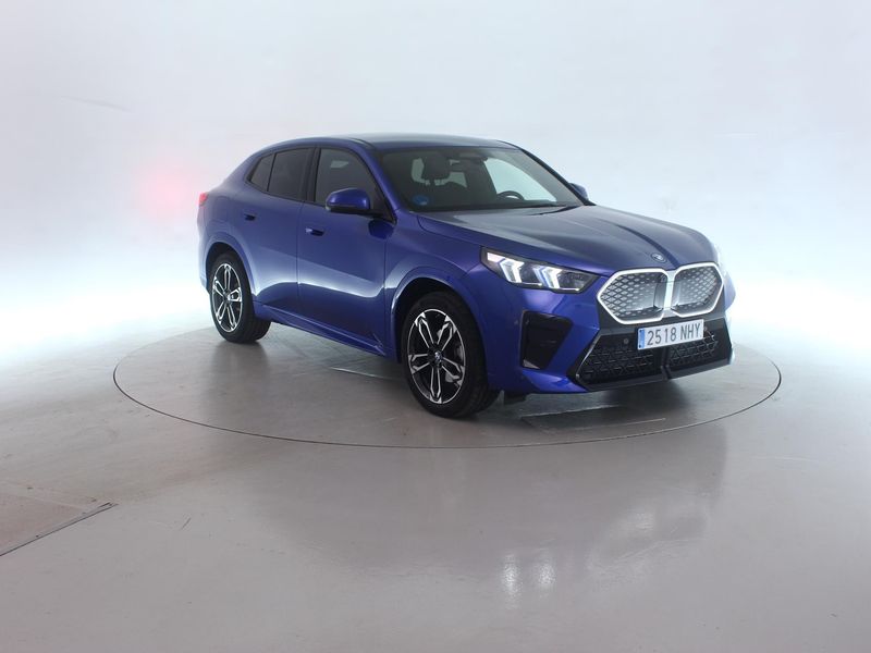 BMW iX2 eDrive20 M Sport — zdjęcie 7