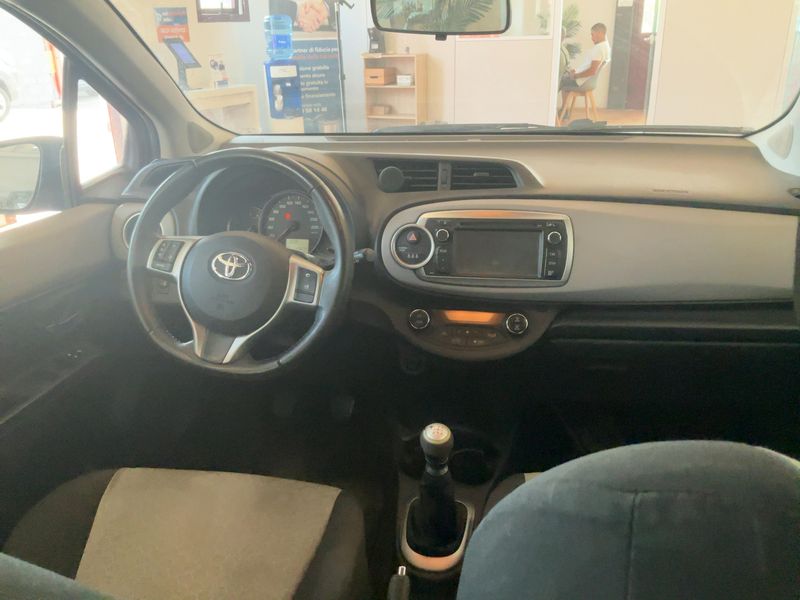 Toyota Yaris 1.4 D-4D Lounge — zdjęcie 12