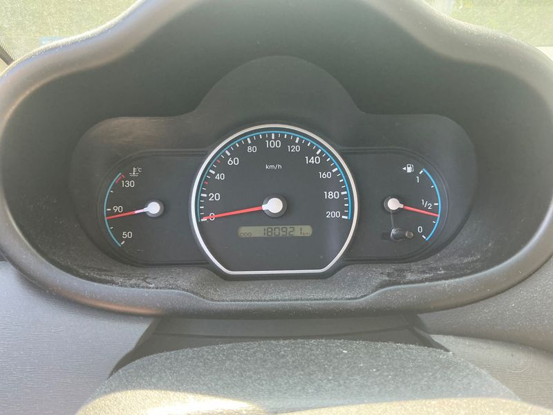 Hyundai i10 1.1 Edition+ — zdjęcie 4