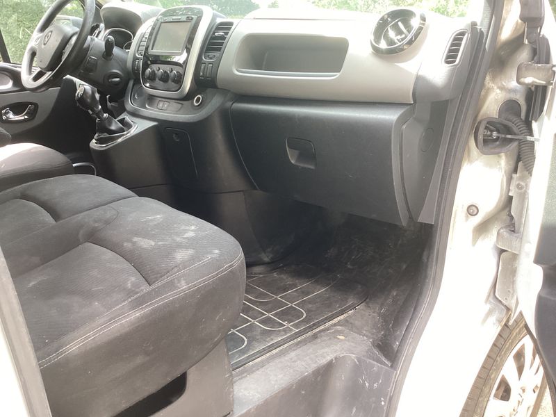 Renault Trafic 1.6 dCi L2H1 2,9t Komfort 2018 – снимка 32