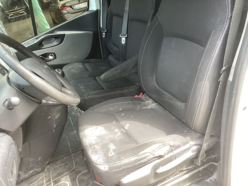 Renault Trafic 1.6 dCi L2H1 2,9t Komfort 2018 – снимка 36