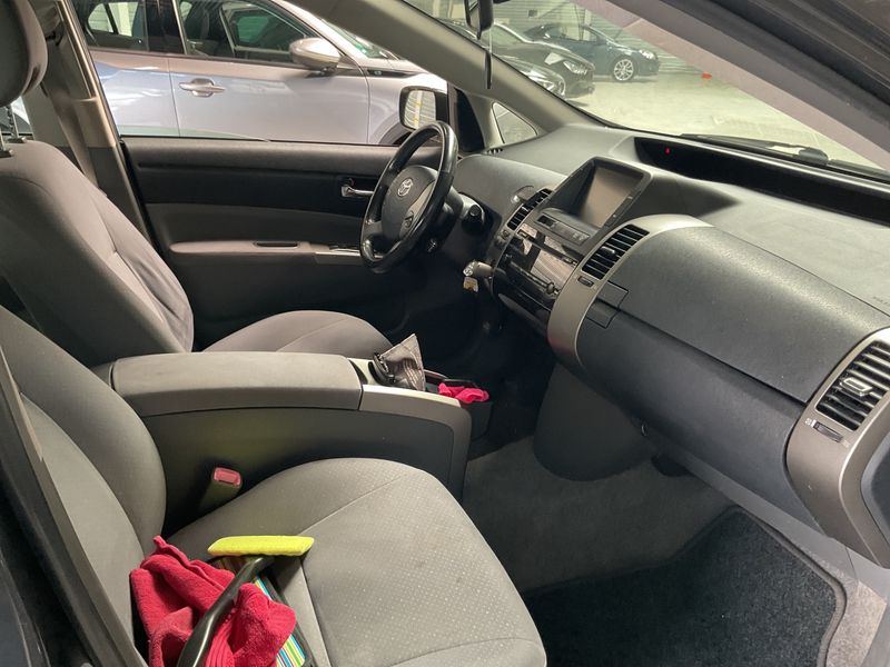 Toyota Prius 1.5 — zdjęcie 3