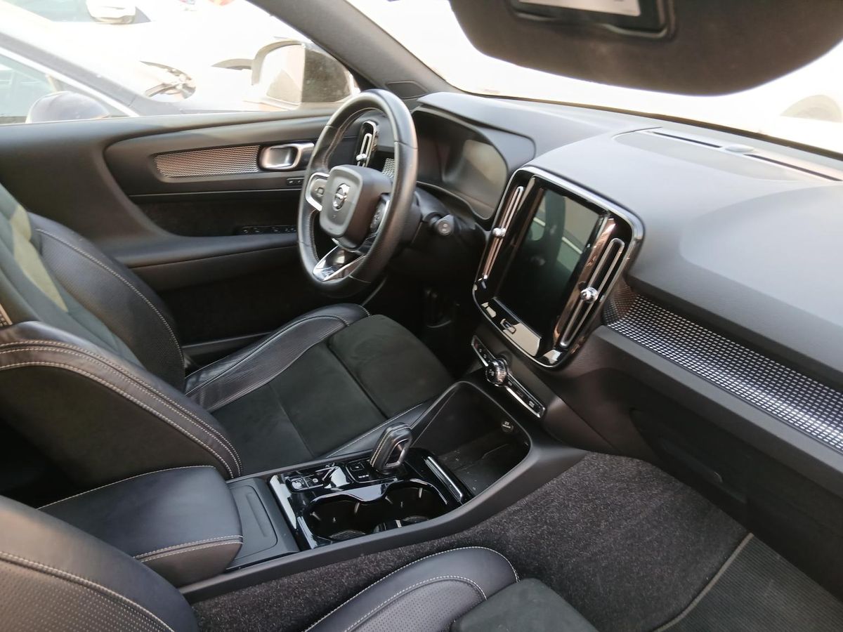 Volvo XC40 2.0 T4 R-Design AWD