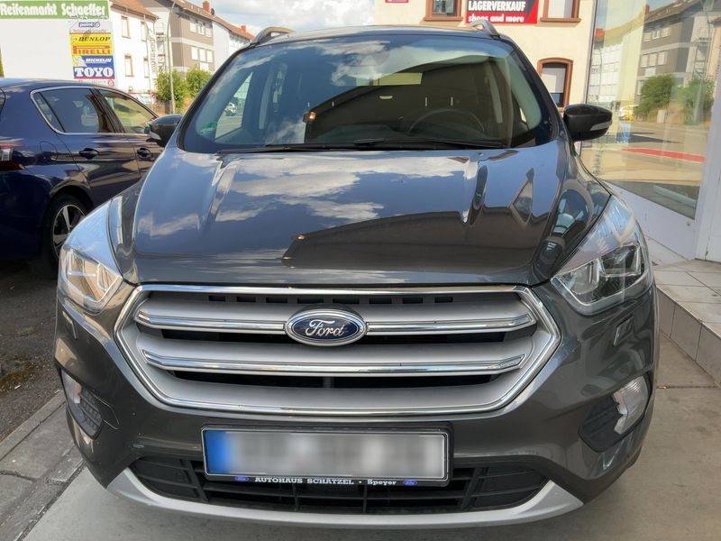 Ford Kuga 1.5 EcoBoost Titanium — zdjęcie 9