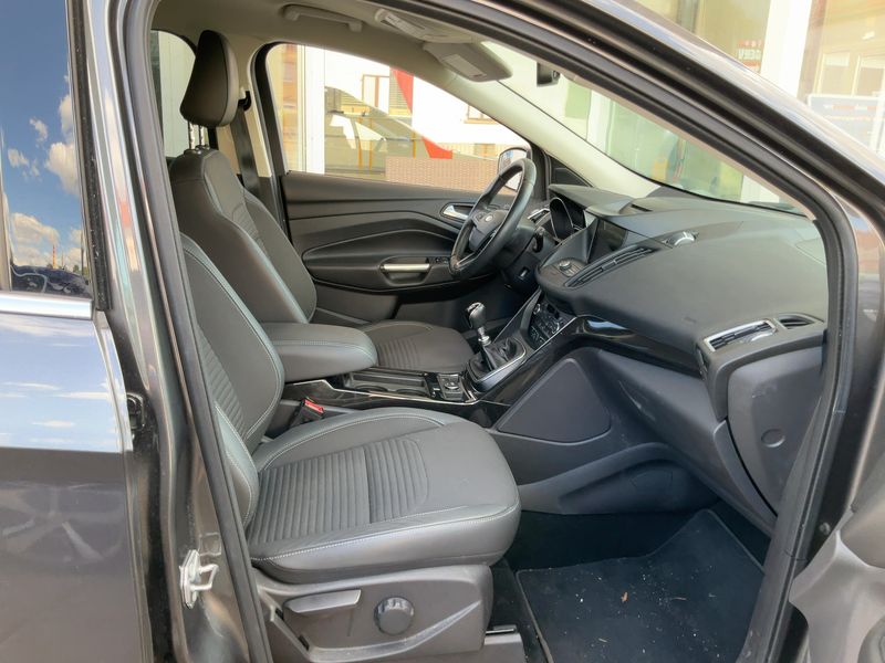 Ford Kuga 1.5 EcoBoost Titanium — zdjęcie 11