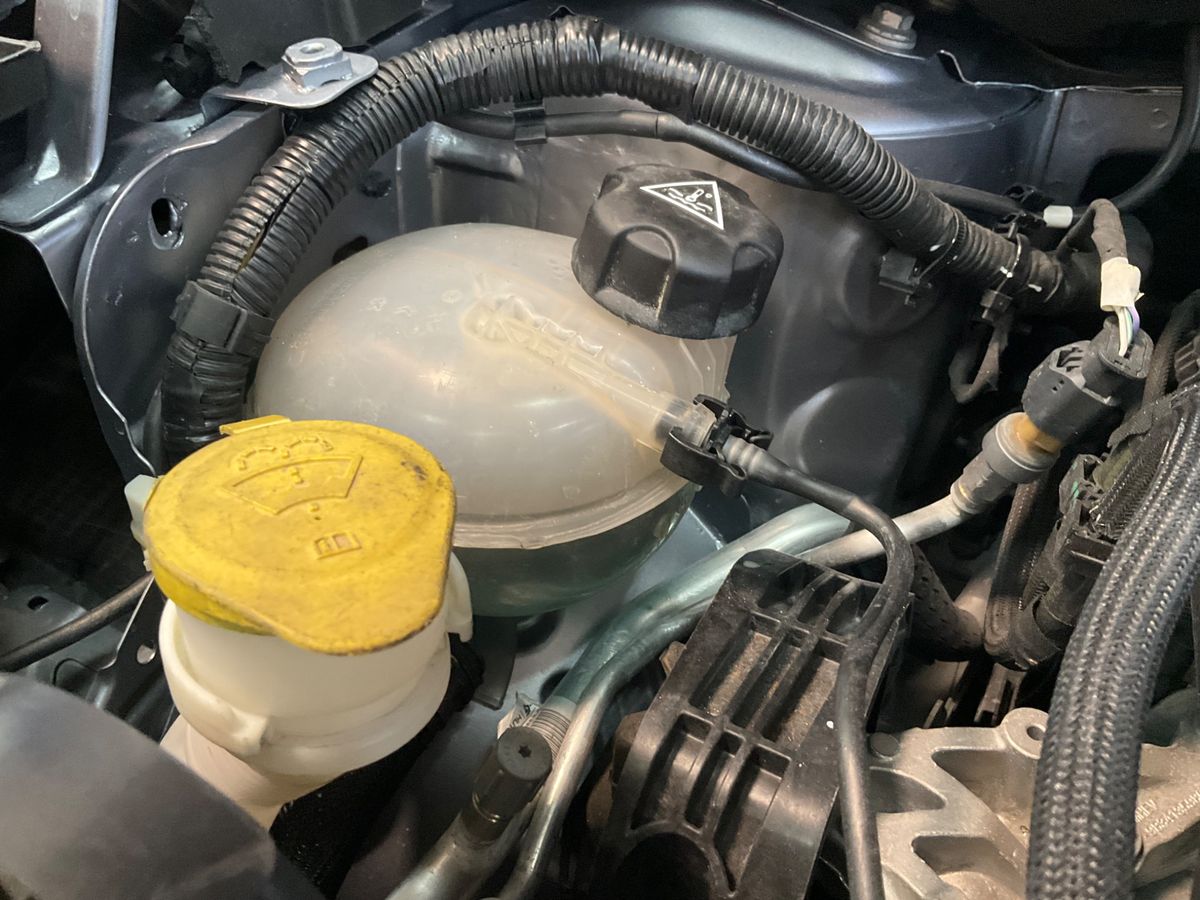 Opel Mokka 2024 — photo 28