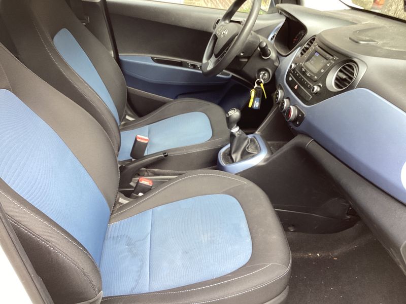 Hyundai i10 1.0 Basis — zdjęcie 11