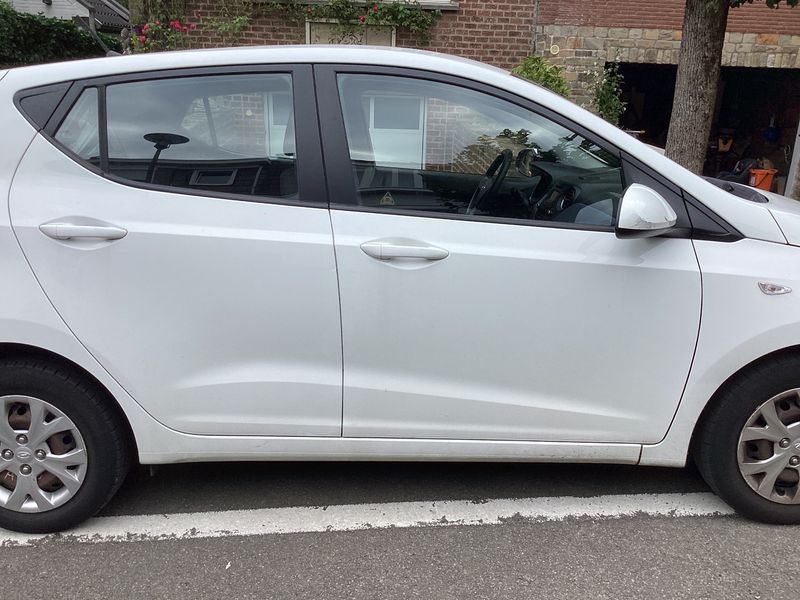 Hyundai i10 1.0 Basis — zdjęcie 7