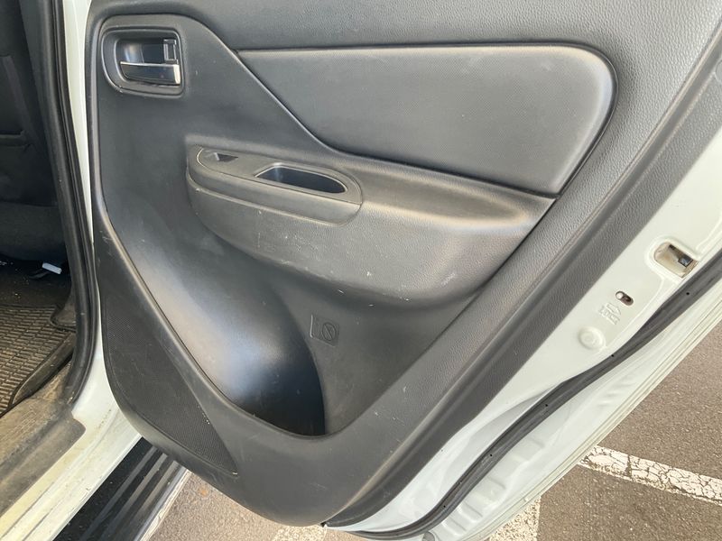 Mitsubishi L 200 2.2 DI-D Doppelkabine 4WD 2021 – снимка 42