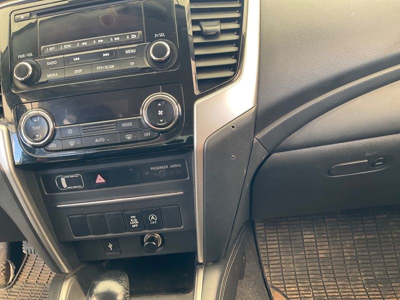 Mitsubishi L 200 2.2 DI-D Doppelkabine 4WD 2021 – снимка 35