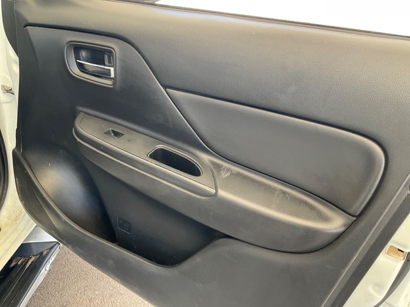 Mitsubishi L 200 2.2 DI-D Doppelkabine 4WD 2021 – снимка 44