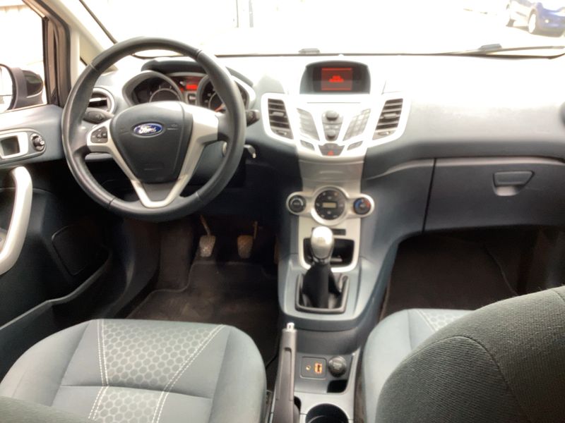 Ford Fiesta 1.25 Titanium — zdjęcie 12