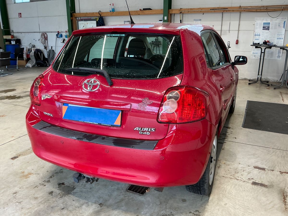 Toyota Auris 2.0 D-4D Sol