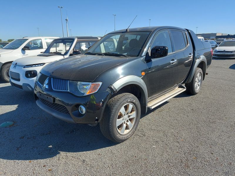 Mitsubishi L 200 2.5 DI-D Invite Doppelkabine 4WD