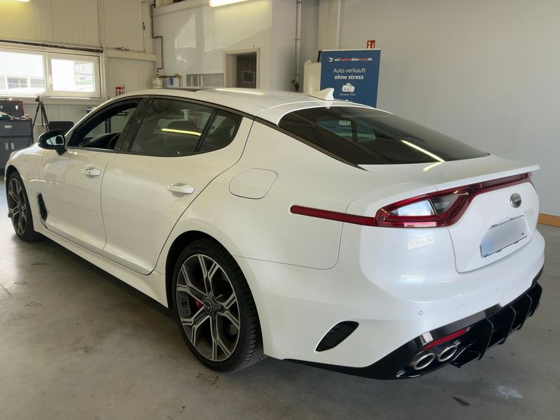Kia Stinger 3.3 V6 TGDI GT 4WD — zdjęcie 3