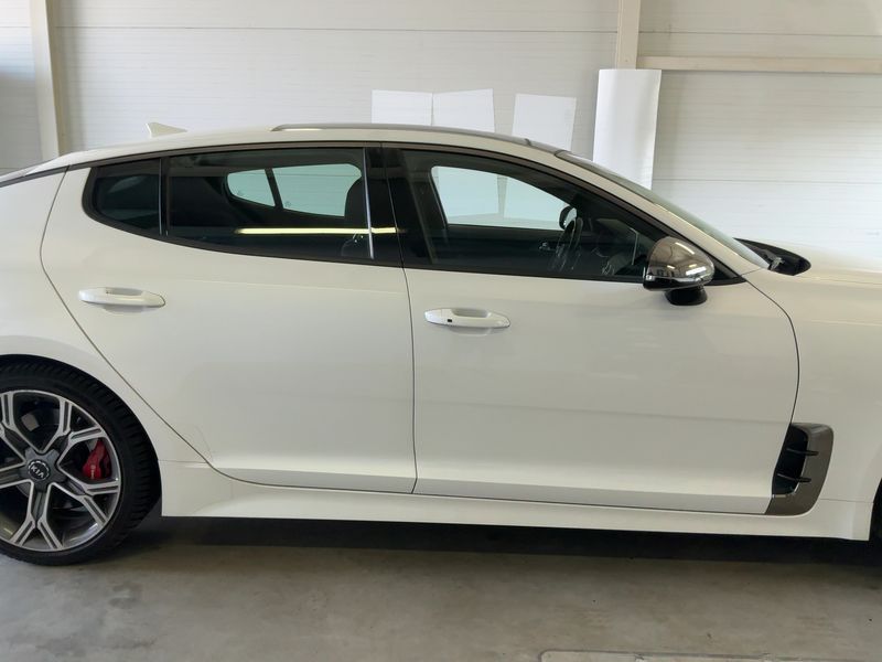 Kia Stinger 3.3 V6 TGDI GT 4WD — zdjęcie 7