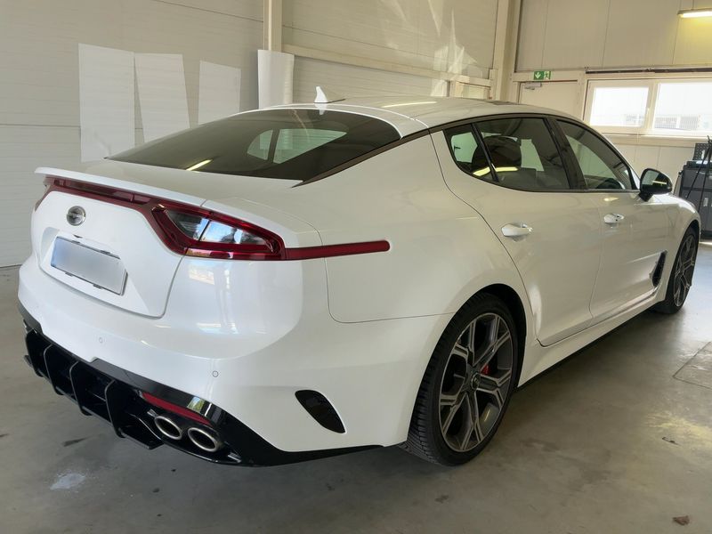 Kia Stinger 3.3 V6 TGDI GT 4WD — zdjęcie 6