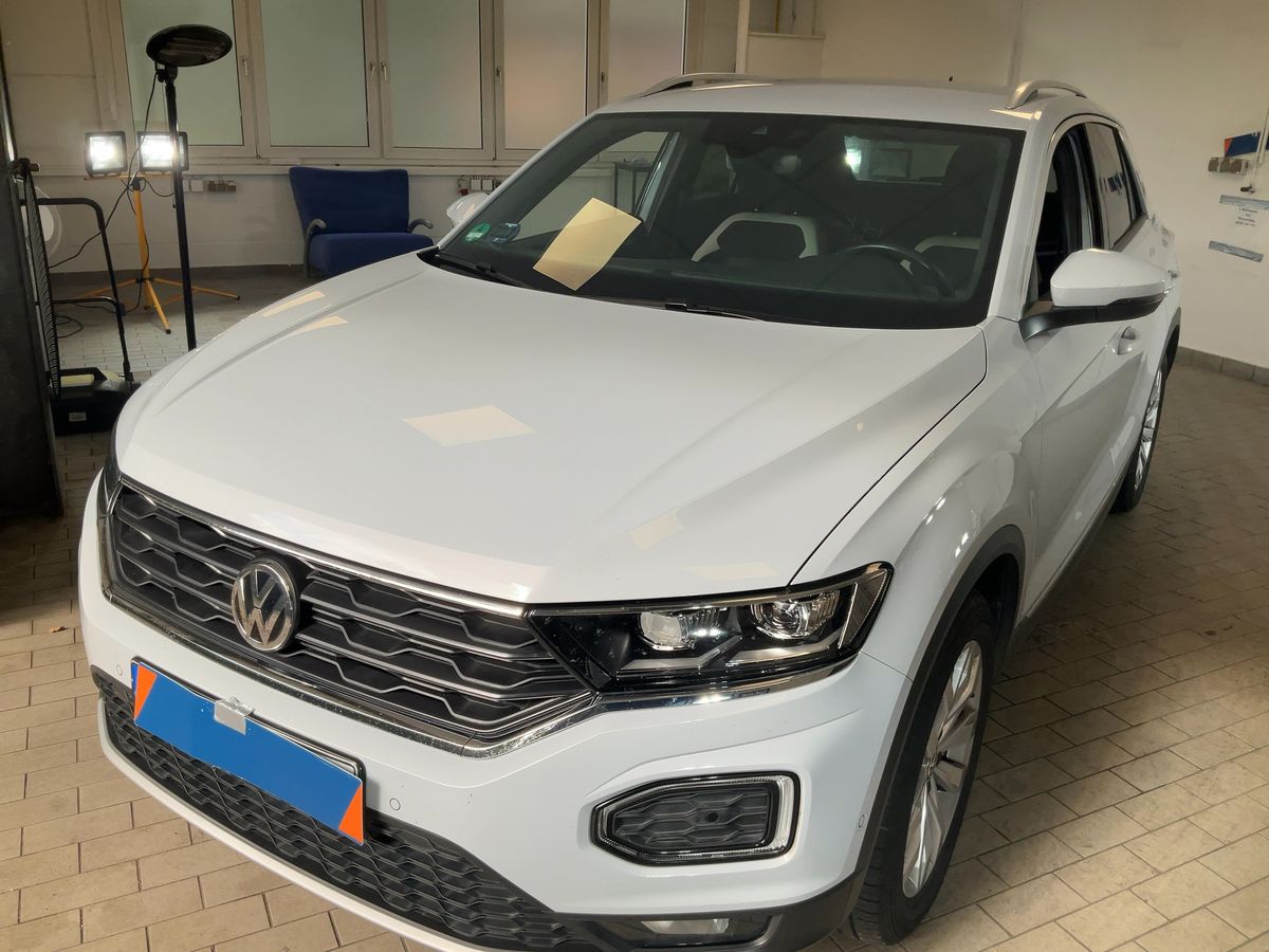 Volkswagen T-Roc 2019 — photo 1