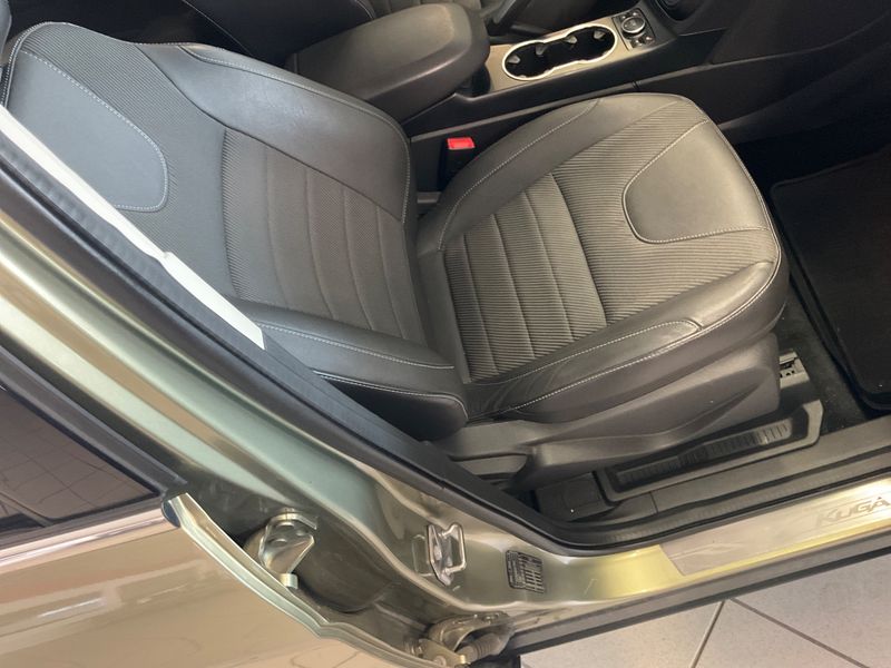 Ford Kuga 2.0 TDCi Titanium 2013 – снимка 21