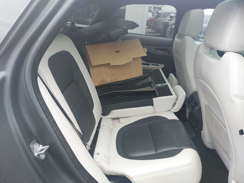 Jaguar F-Pace 30d AWD — zdjęcie 14