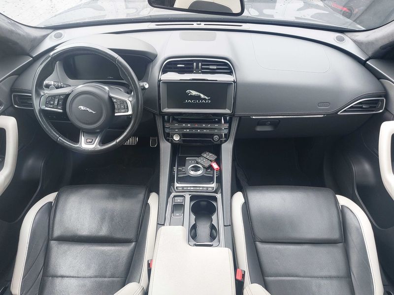 Jaguar F-Pace 30d AWD — zdjęcie 11