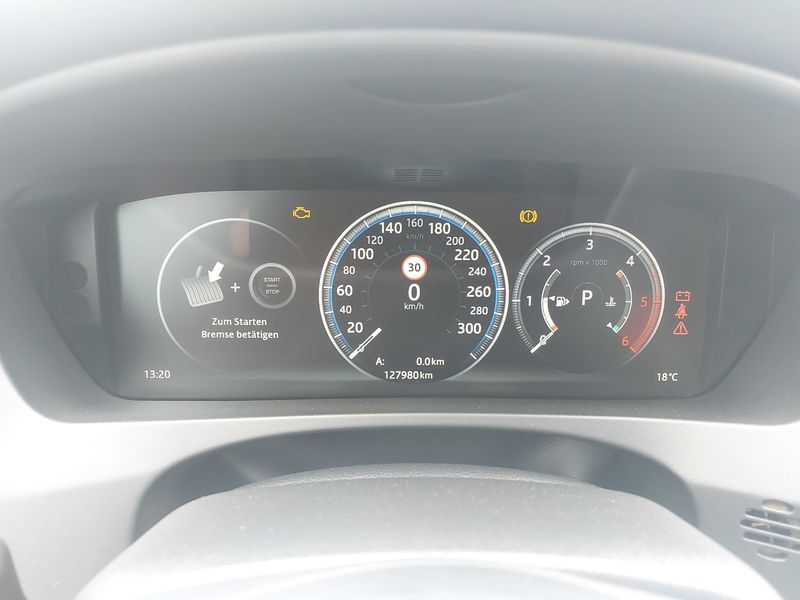 Jaguar F-Pace 30d AWD — zdjęcie 12